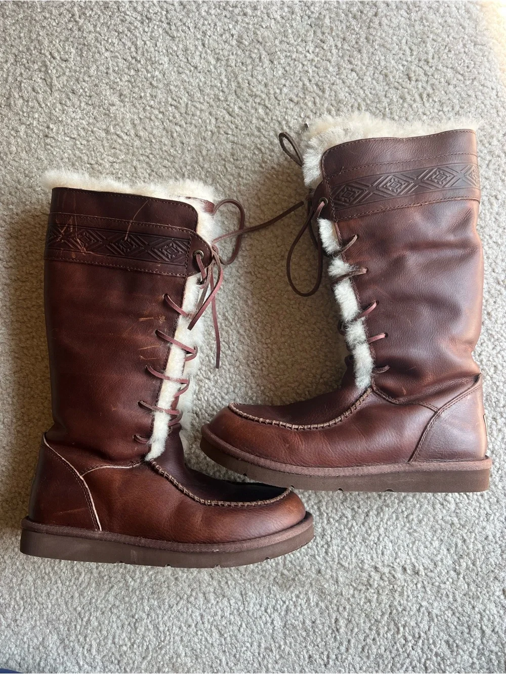 UGG - Vintage Brown Leather Lace-Up Shearling Winter Boots - Size 8 - Very Good